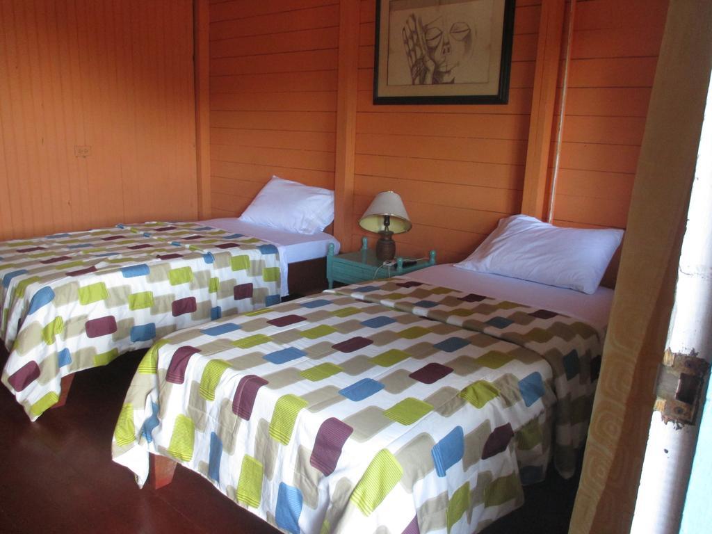 Hotel Flemming Tree Providencia Island Exterior photo