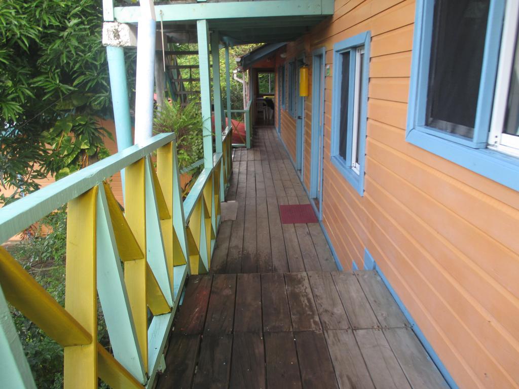 Hotel Flemming Tree Providencia Island Exterior photo
